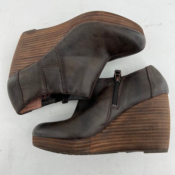 Dr. Scholls (9) Expresso Brown Faux Leather Stacked Wedge Heel Ankle Boots - Picture 4 of 11